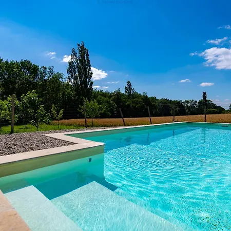 Panzió Le Petit Riousset, A La Campagne, Piscine Montvendre