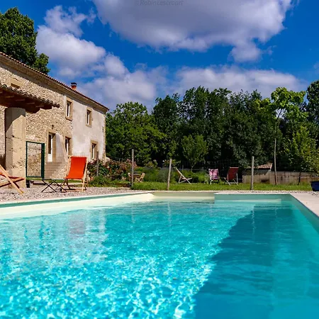 Le Petit Riousset, A La Campagne, Piscine Oda ve Kahvaltı 4*